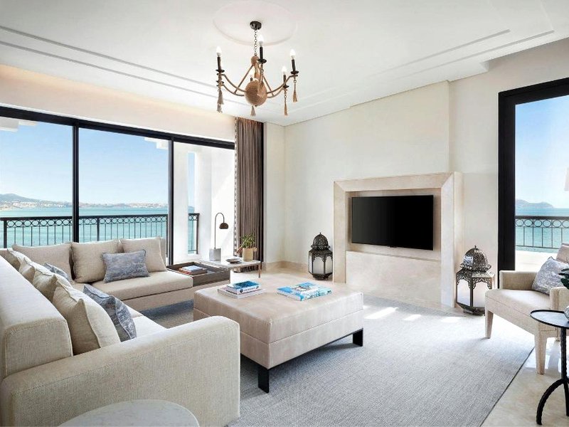 The St. Regis  La Bahia Blanca Resort, Tamuda Bayの写真