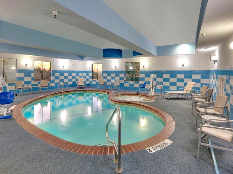 Holiday Inn Express Hotel & Suites Denton By IHGの写真