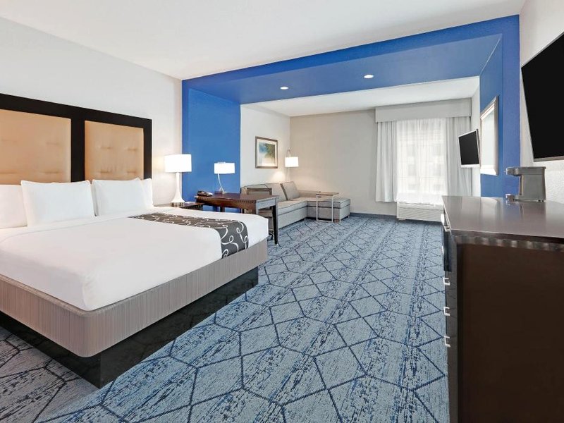 ラ キンタ イン&スイーツ バイ ウィンダム デントン ユニバーシティ ドライブ (La Quinta Inn & Suites by Wyndham Denton - University Drive)の写真