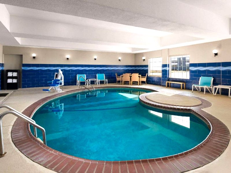 ラ キンタ イン&スイーツ バイ ウィンダム デントン ユニバーシティ ドライブ (La Quinta Inn & Suites by Wyndham Denton - University Drive)の写真