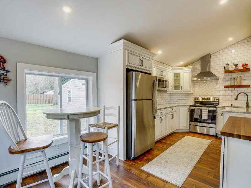 In-Town and Walkable Historic Yardley Retreat!の写真