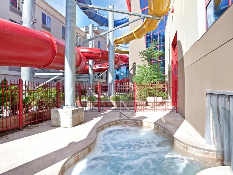 Triple Play Resort Hotel and Suitesの写真