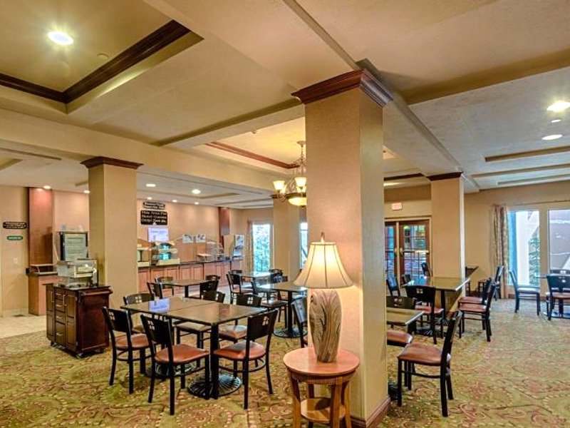 Triple Play Resort Hotel and Suitesの写真