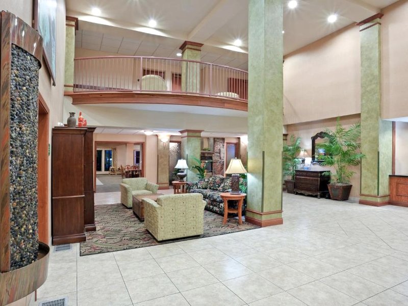 Triple Play Resort Hotel and Suitesの写真