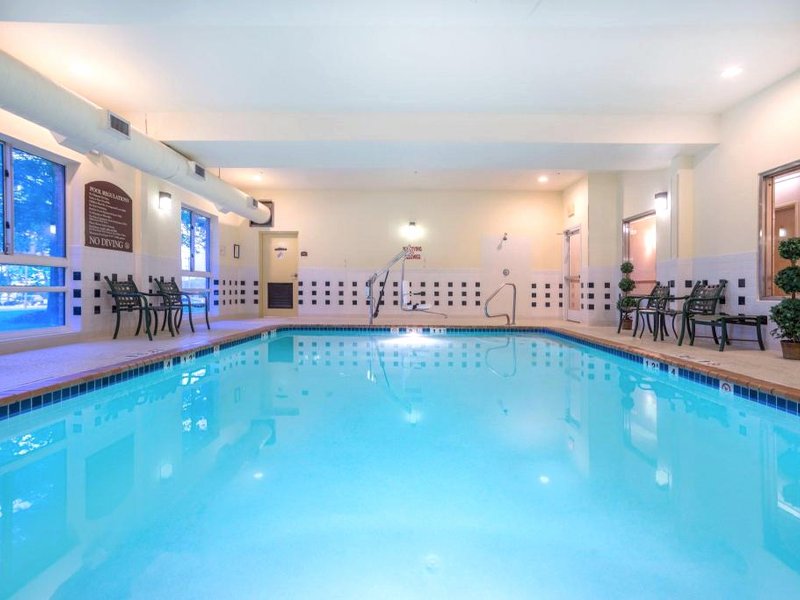 Holiday Inn Express Hotel & Suites Woodbridge By IHGの写真