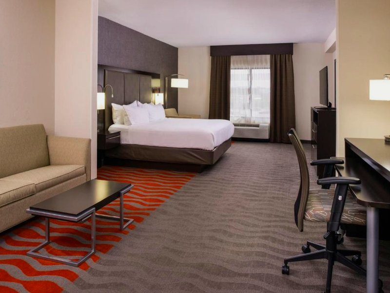 Holiday Inn Express & Suites Monroe By IHGの写真