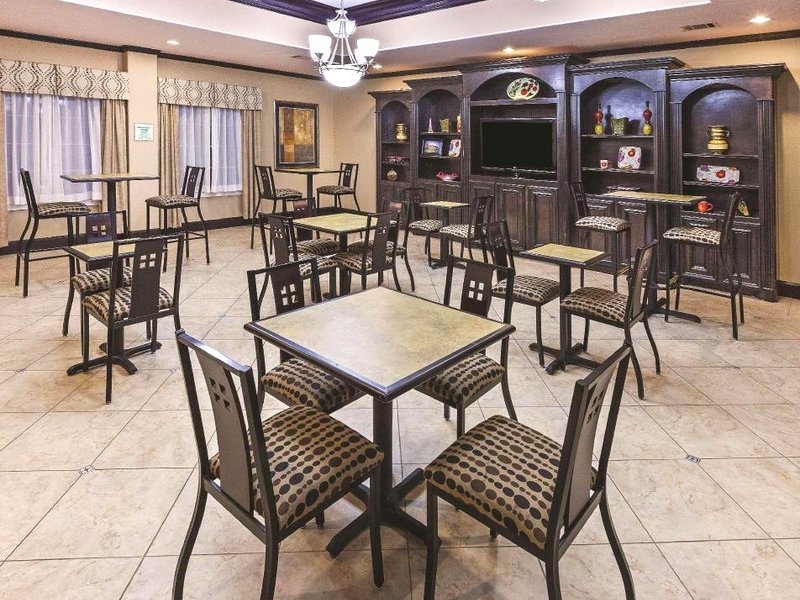 ラ キンタ イン&スイーツ バイ ウィンダム リビングストン (La Quinta Inn & Suites by Wyndham Livingston)の写真