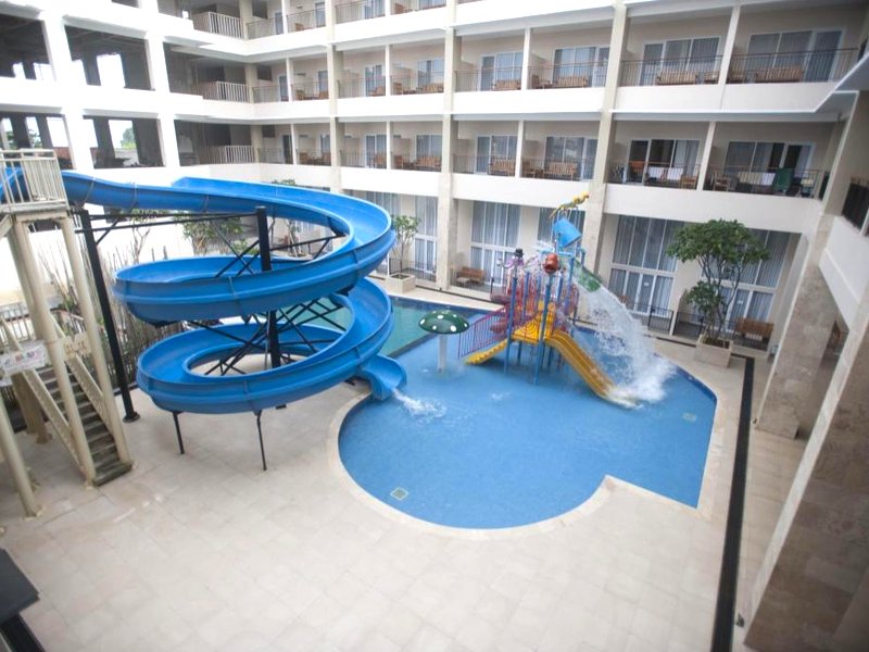 ラウト ビル リゾート ホテル (Laut Biru Resort Hotel)の写真