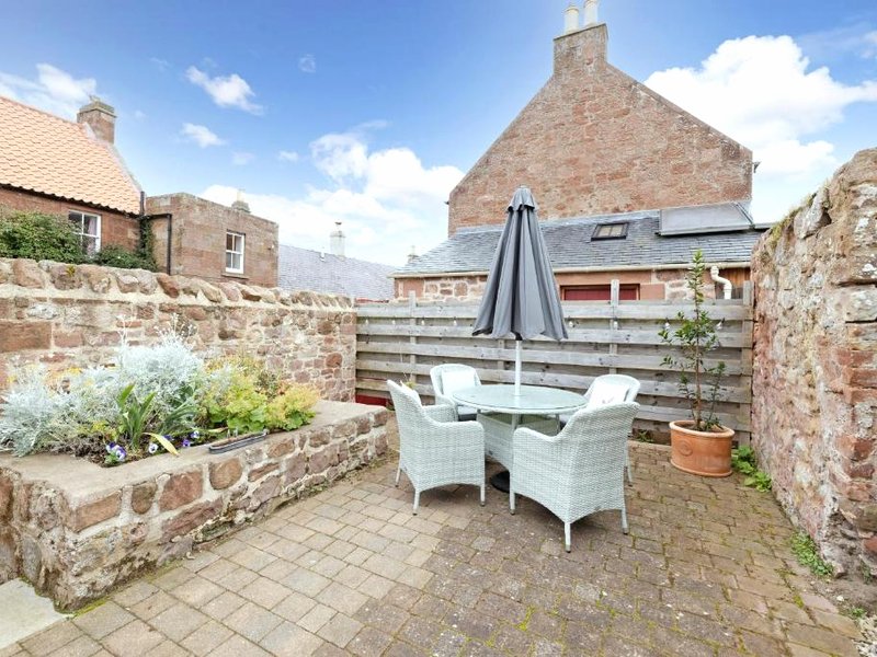 2 bed Haywood Cottage with gardenの写真