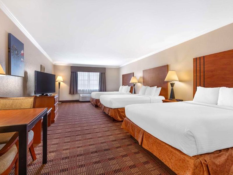 ベストウェスタン クラブ ハウス イン アンド スイーツ (Best Western Club House Inn and Suites)の写真