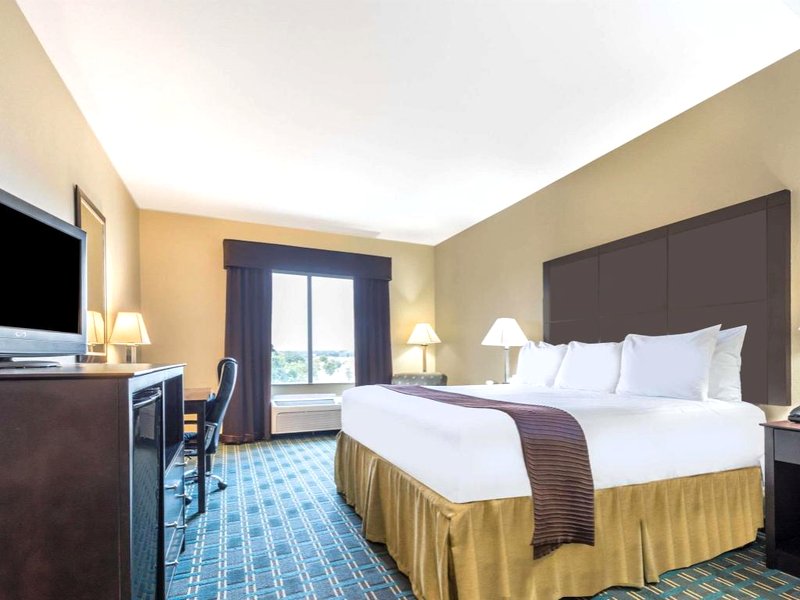 デイズ イン&スイーツ バイ ウィンダム ミネラルウェルズ (Days Inn & Suites by Wyndham Mineral Wells)の写真