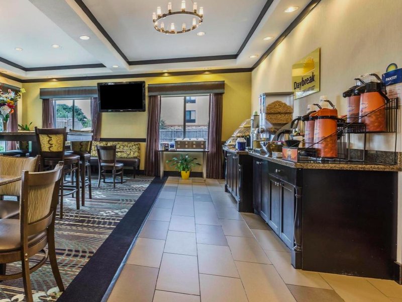 デイズ イン&スイーツ バイ ウィンダム ミネラルウェルズ (Days Inn & Suites by Wyndham Mineral Wells)の写真