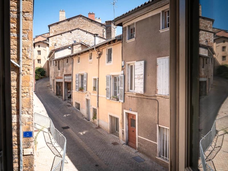 Appartement moderne , trevoux centre historiqueの写真