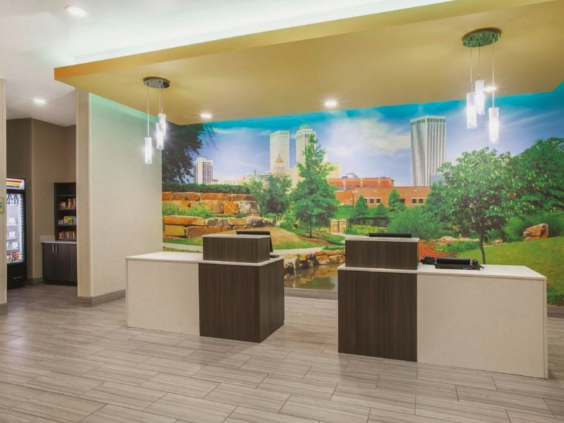 La Quinta Inn & Suites by Wyndham Tulsa Broken Arrowの写真