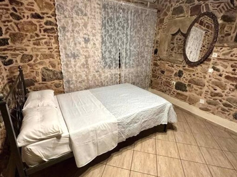 Παραδοσιακή πέτρινη οικία (Παραδοσιακη πετρινη οικια)の写真