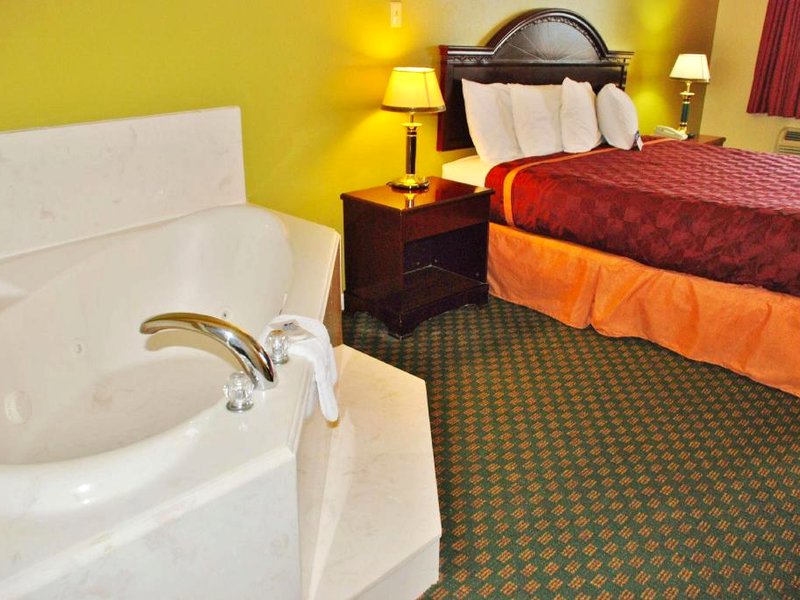 アメリカズ ベスト バリュー イン&スイーツ ヘンプステッド プレーリー ビュー  (Americas Best Value Inn & Suites Hempstead Prairie View)の写真
