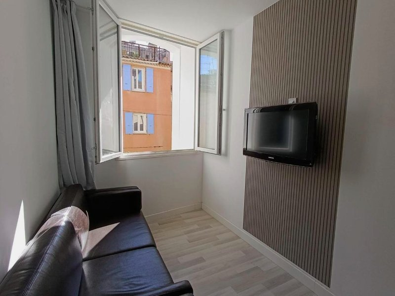 Confortable 2 chambres au cœur du Varの写真