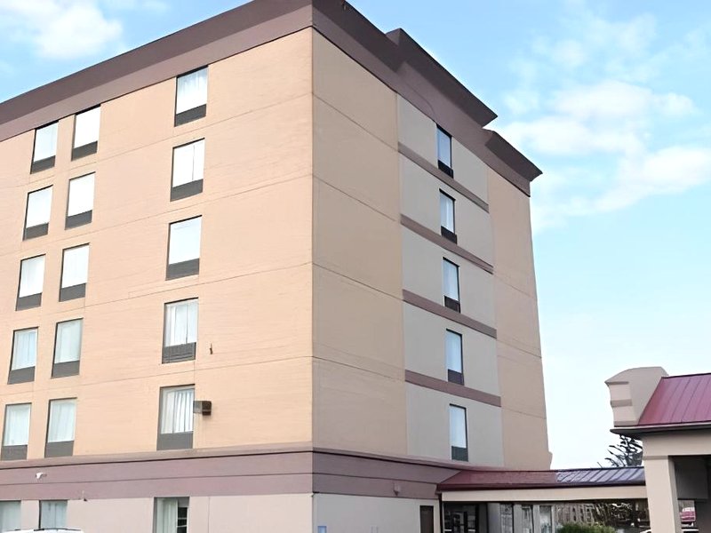 デイズ イン バイ ウィンダム カルメット パーク (Days Inn by Wyndham Calumet Park)の写真
