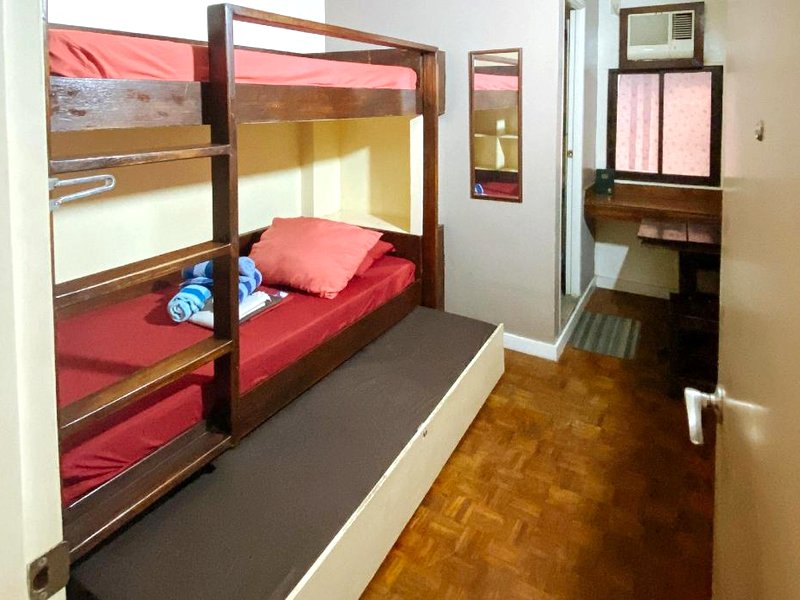 レッドドアーズ @ スキテル バジェット ホテル ナスグブ (RedDoorz @ Sukitel Budget Hotel Nasugbu)の写真