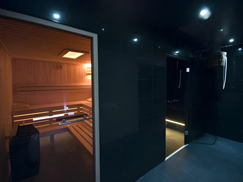 B&B HOTEL Bytomの写真