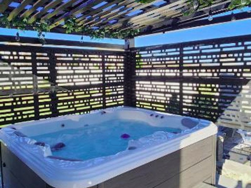 Staycation Oasis! a unique Experience! Heated pool opens April 2nd!の写真