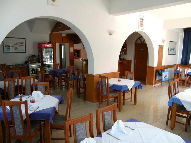 Guest House & Restaurant Adriatic Klekの写真