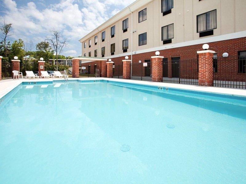 Holiday Inn Express Hotel & Suites Greensboro-East By IHGの写真