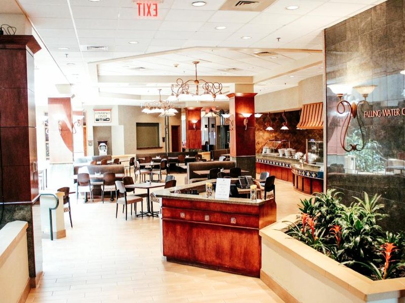 ホテル トピーカ アット シティ センター (Hotel Topeka at City Center)の写真