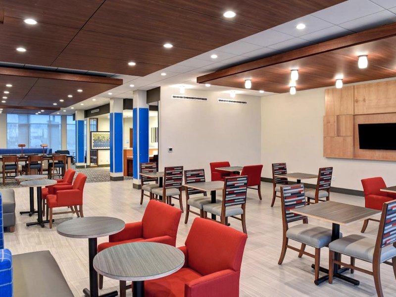 Holiday Inn Express & Suites Ottawa By IHGの写真