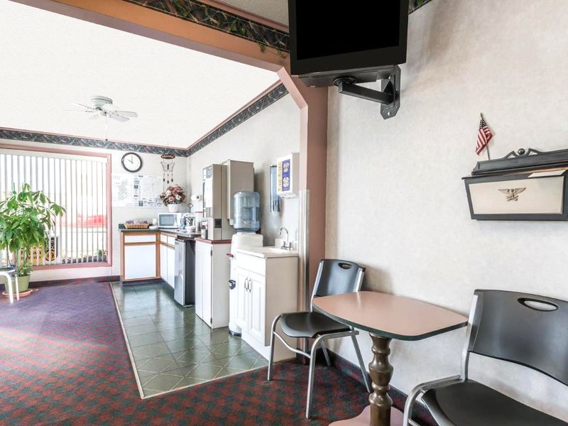 ナイツ イン オタワ KS (Knights Inn - Ottawa, KS)の写真