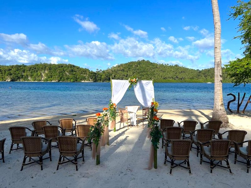 フライデーズ プエルト ガレラ (Fridays Puerto Galera )の写真