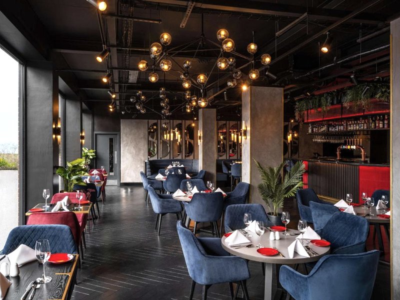 ラディソン レッド ロンドン ガトウィック エアポート (Radisson RED London Gatwick Airport)の写真