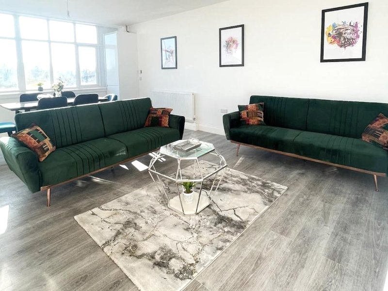 3 Bedroom Apartment - Flitwick - Contractor Friendly - Tourist Ready - Full Kitchen - WiFi - Smart Tの写真