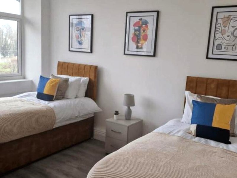 2 Bedroom Apartment - Flitwick - Contractor Friendly - Tourist Ready - Full Kitchen - WiFi - Smart Tの写真