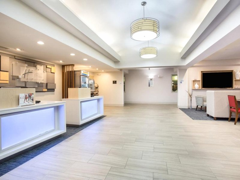 Holiday Inn Express Hotel & Suites Fort Collins By IHGの写真