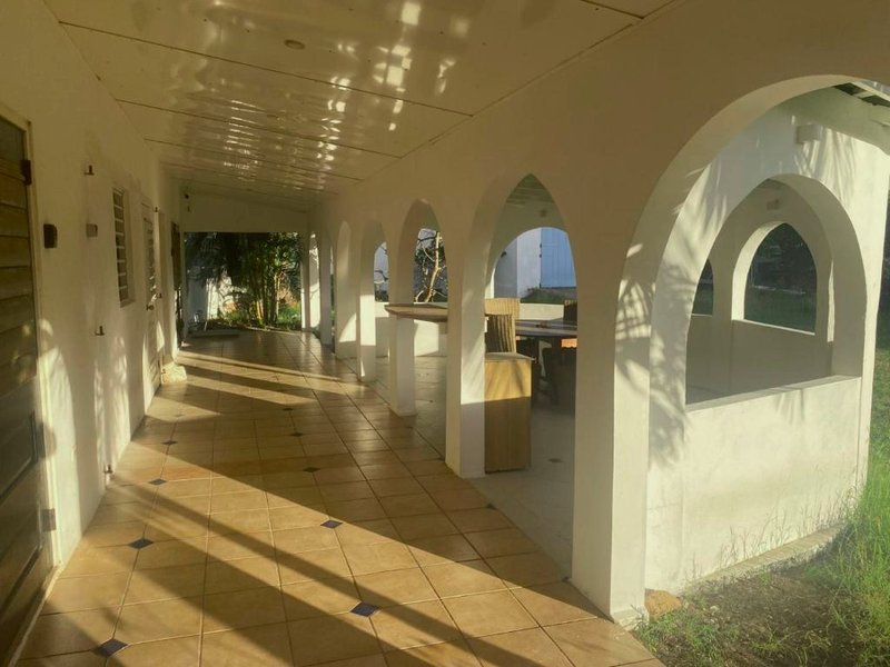 The Beach House and 2 appartments for full or separate rental, all with pool and private beachの写真