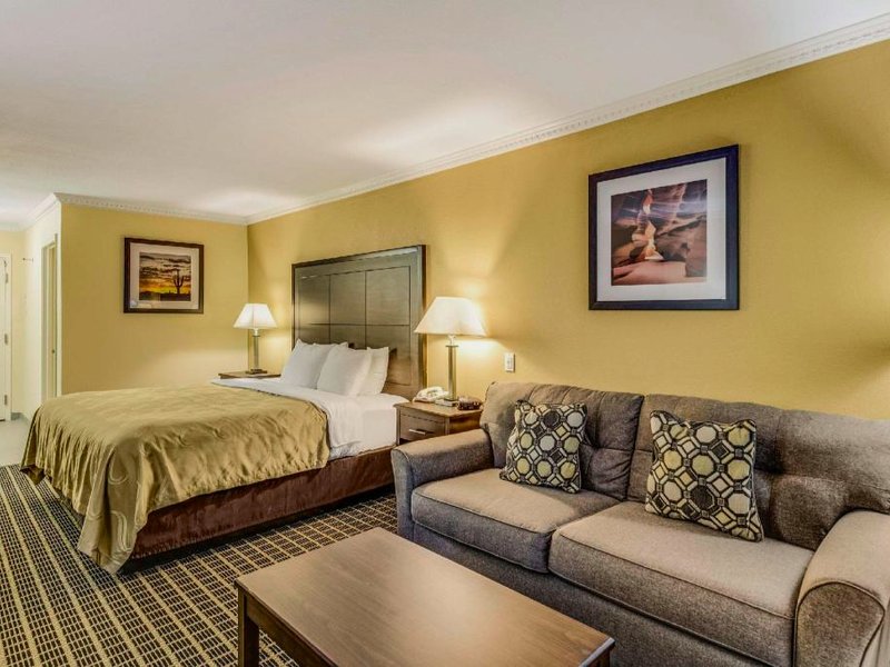 クオリティ イン オゾナ インターステート 10 (Quality Inn Ozona I-10)の写真