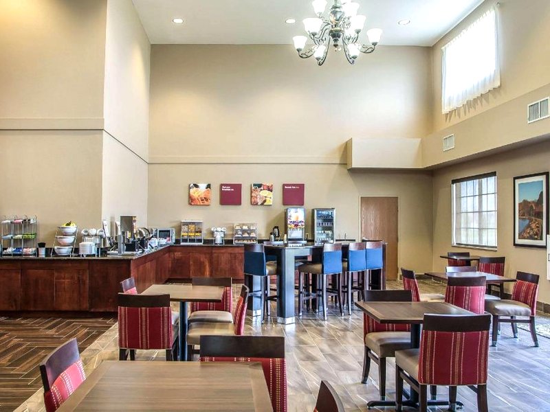 コンフォート スイーツ デラバン レイク ジェノバ エリア (Comfort Suites Delavan - Lake Geneva Area)の写真