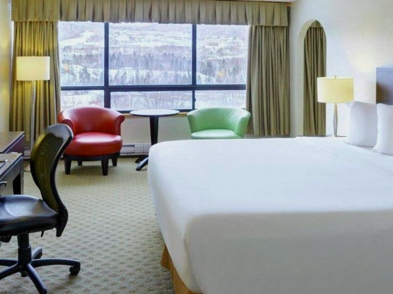 Greenwood Inn and Suitesの写真