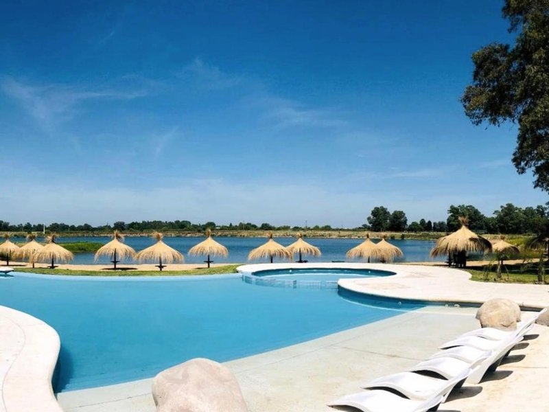 ハワード ジョンソン ホテル&コンベンション センター エセイサ (Howard Johnson Hotel & Convention Center Ezeiza)の写真