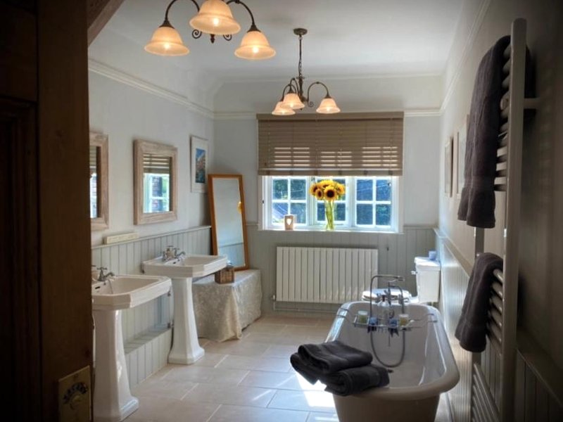 The Old Rectory - Valley View Room In Private Homeの写真