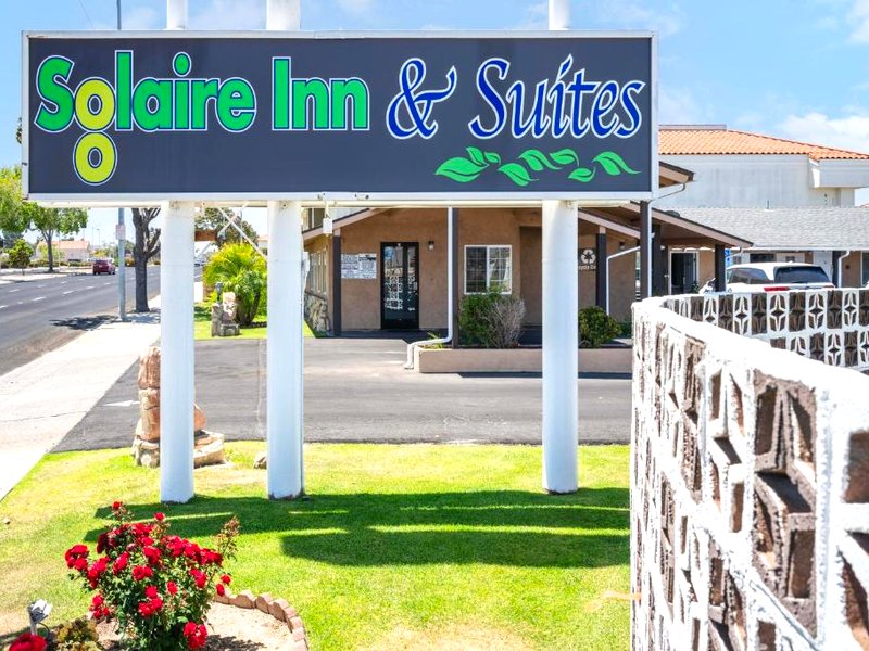 ソラーレ イン&スイーツ (Solaire Inn & Suites)の写真
