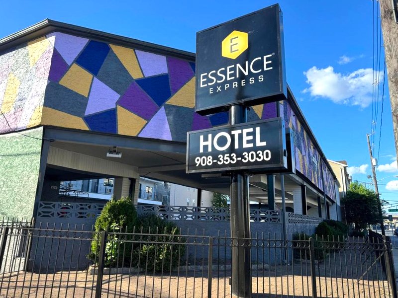 Essence Express Elizabeth EWR Airportの写真