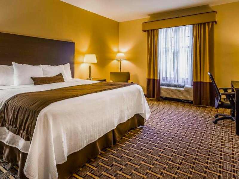 Best Western Plus The Inn and Suites at the Fallsの写真
