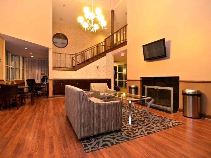 Best Western Plus The Inn and Suites at the Fallsの写真