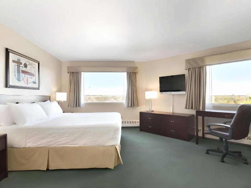Days Inn by Wyndham Lethbridgeの写真