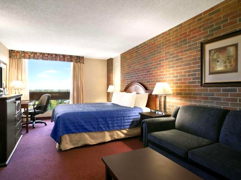 ラマダ バイ ウィンダム レスブリッジ (Ramada by Wyndham Lethbridge)の写真