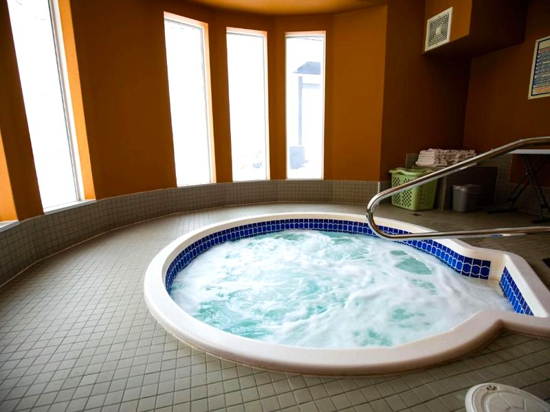 シュアステイ プラス ホテル バイ ベスト ウェスタン レスブリッジ (SureStay Plus Hotel by Best Western Lethbridge)の写真