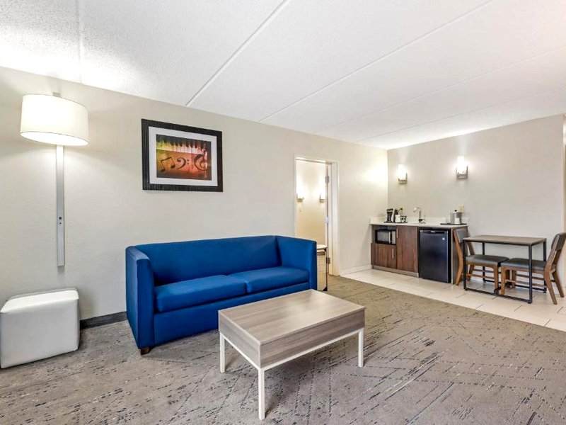 Holiday Inn Express & Suites Antioch By IHGの写真