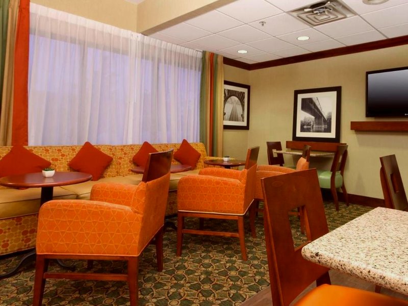 ハンプトン イン モーガンタウン (Hampton Inn Morgantown)の写真